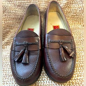 Cole Haan City. Men’s 8 1/2. Tassel design.